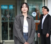 출국하는 김다미