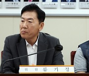 [朝鮮칼럼] 최저임금위, 정작 당사자는 발언권이 없다