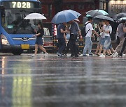 폭염 요란하게 씻어간다…태풍 풀라산 주말 강풍, 폭우