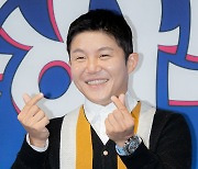 [포토] 조세호, '예비신랑'의 하트