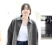 김다미 ‘오버핏 셔츠 하나만 툭 걸치고’[포토엔HD]