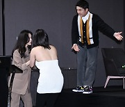 강지영 아나운서, 이은지와 MC 교대 후 포토타임으로 [포토엔HD]