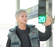 [ST포토] 세븐틴 호시, 팬들에게 손인사