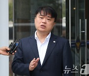 임현택 회장, 블랙리스트 작성 전공의 면회 위해 성북경찰서 방문