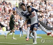 손흥민 시즌 1호 도움-토트넘 역전골... 브렌트포드에 2-1 전반 마쳐