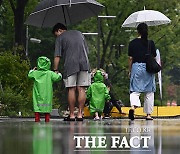 [오늘의 날씨] 최대 300mm 많은 비…돌풍·천둥번개도