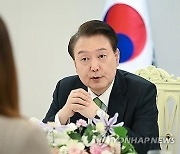 尹 "청년은 국정 동반자…공정 열망담은 개혁 멈추지 않을 것"