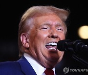 “트럼프도 현직 바이든과 같은 수준의 경호 받아야”…경호 제공 법안 미 하원 통과