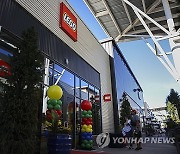 LEGO Store Opening at Nebraska Crossing