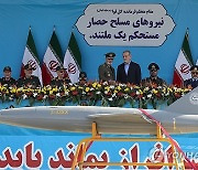 IRAN GOVERNMENT DEFENSE PARADE