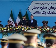 IRAN GOVERNMENT DEFENSE PARADE