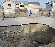 Neighborhood Sinkholes