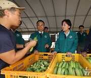 송미령 장관, 침수 피해 농가 찾아 상황점검