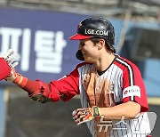 LG, '잠실 라이벌' 4위 두산 9-5로 제압…'3위' 굳히기