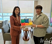 윤석열 대통령, 다섯쌍둥이 탄생 축하 편지와 선물 전달