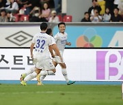 [b11 현장] 이기제 극장 중거리포! 수원 삼성, 도약 절실한 성남 상대 2-1 역전승… K리그2 PO권 재진입