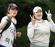 '홀로서기'한 루키 이준이, 1타차 역전 우승 기대 [KLPGA 대보하우스디 오픈]