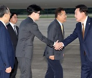 한동훈, 만찬 전 윤 대통령에 독대 요청…용산 “상황 보겠다”