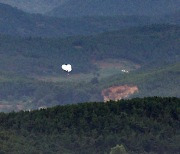 합참 "북한, 대남 쓰레기풍선 추정 물체 또 부양"