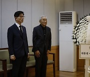 김문수 고용부 장관, 故 장기표에 '국민훈장'