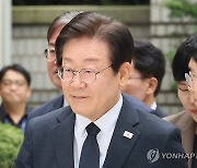 민주, 李 사법리스크 현실화에 '檢압박' 입법 본격화