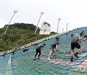 400ｍ의 스키점프대를 거꾸로…극한 레이스