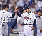 [포토] 이승엽 감독 ‘오늘 좋았어’