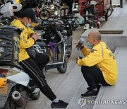 “물리학 석사 수료생이 학교 청소부로”…최악 청년실업률에 시름하는 중국