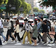 [내일 날씨] 하늘 대체로 맑고 일부 지역 비…아침 최저 12도 '쌀쌀'