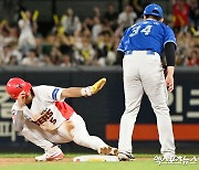 김도영 '홈런치고 도루하고'[포토]