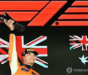 F1 노리스, 싱가포르 그랑프리 '폴 투 윈'…시즌 3승째