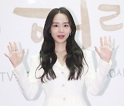 '1인 2역'으로 돌아온 신혜선