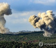 [속보] 레바논 "이스라엘 공습에 100명 숨져…하루 최다 사망"