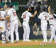 8-4 승리 거두는 두산