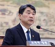 이주호 "한국사 교과서 검정, 절차상 문제 없다…편향성 없어, 자신"