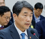 이주호 "한국사 교과서 검정, 절차상 문제 없어"