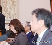 "축협, 쿠팡과 계약했다는데 다른 회사가 싸게사 되팔아"