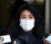 "소주병 들고 경찰 협박"…박소연 '케어' 전 대표, 집행유예 확정