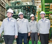 HD Hyundai chiefs visit Changwon plant to speak to new employees