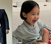 '임성빈♥' 신다은, 子 아기 모델 됐다 "계속 신나있음" 끼도 모전자전