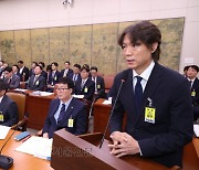 홍명보, 국회서 “국대감독 사퇴의사 없다”…“성적 좋지 않으면 언젠간 경질될 것”