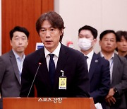 홍명보 “감독 선임 과정에서 불공정하거나 특혜는 없다고 생각해, 대표팀 감독으로 팀이 강하게 하는데 집중”