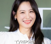 '이혼' 수현, 첫 공개석상서 남편 질문 받을까...'보통의가족' 시사회 참석