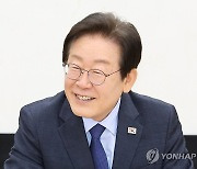 발언하는 이재명 민주당 대표