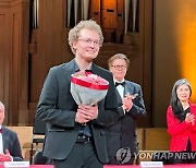 퀸엘리자베스 우승 우도비츠헨코 "러정부 지지자와는 악수 못해"