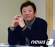 "2025년 트렌드는 '스네이크 센스'"…김난도 교수, 내년 키워드 발표