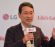 ‘밸류업 지수’ 문턱 못 넘은 LG전자, 주가 7% 폭락