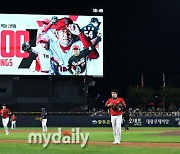 [MD포토] 양현종 'KBO 역대 2번째 2500이닝 투수'