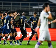 '자동승격 아직 희망 있다!' 서울 이랜드, 선두 안양 1-0 제압...2경기차 맹추격