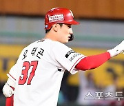 '오태곤 스리런 포함 4타점' SSG, NC에 8-2 승리…5위 KT와 0.5G 차